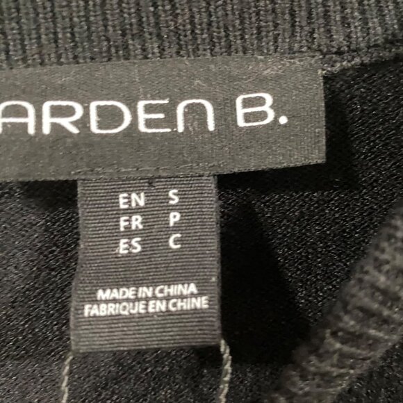 Arden B. Black Sweater With "Kisses" & Heart Pattern Size S Long Sleeves NWT - Picture 4 of 5